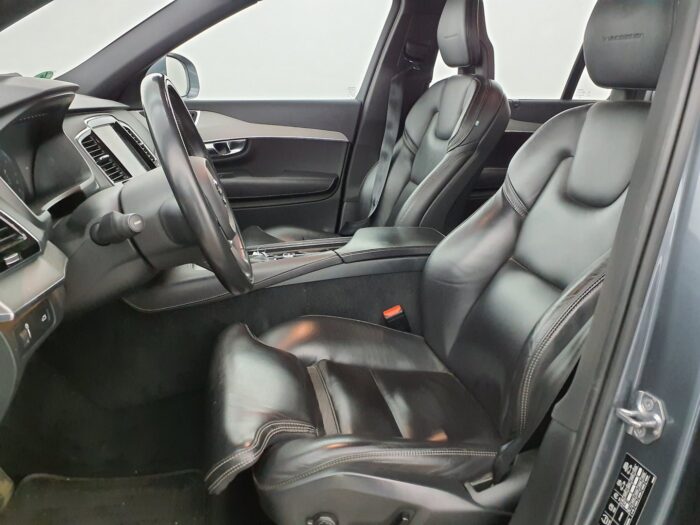 Volvo XC90 D5 AWD Geartronic "Inscription" - Image 39