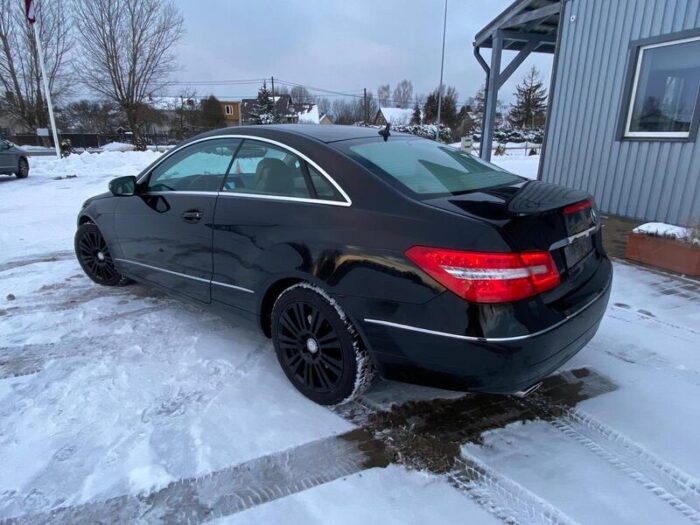 Mercedes-Benz E 350 Coupe CDI BlueEfficiency Automatik "Elegance" - Image 9