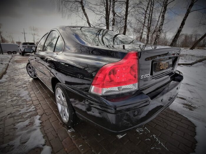 Volvo S60 2,4 D5 "Momentum" - Image 10