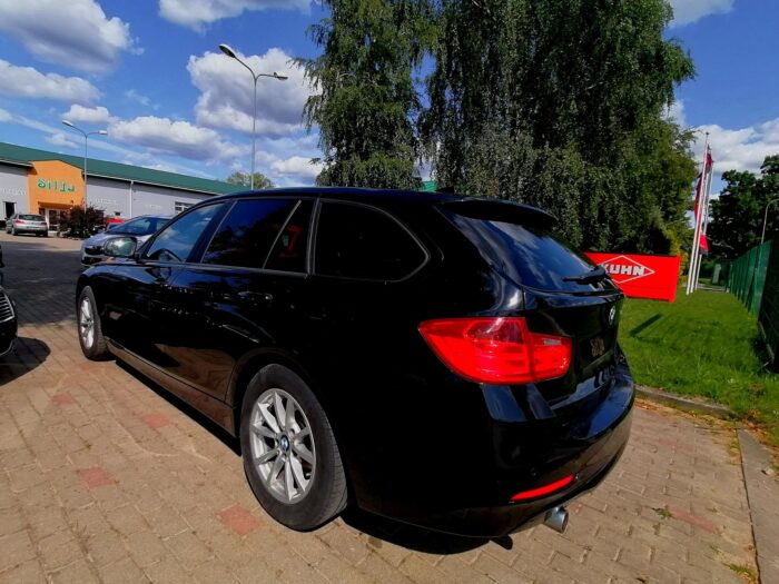 BMW 320d Touring Steptronic - Image 4