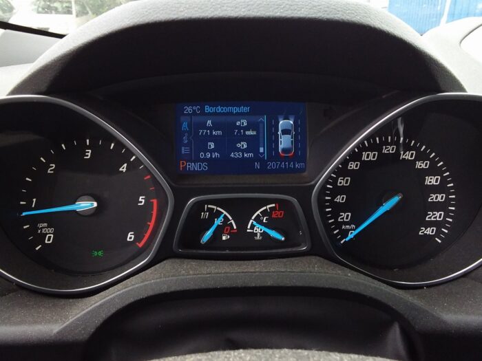 Ford Kuga 2,0 TDCI PowerShift "Titanium" - Image 33