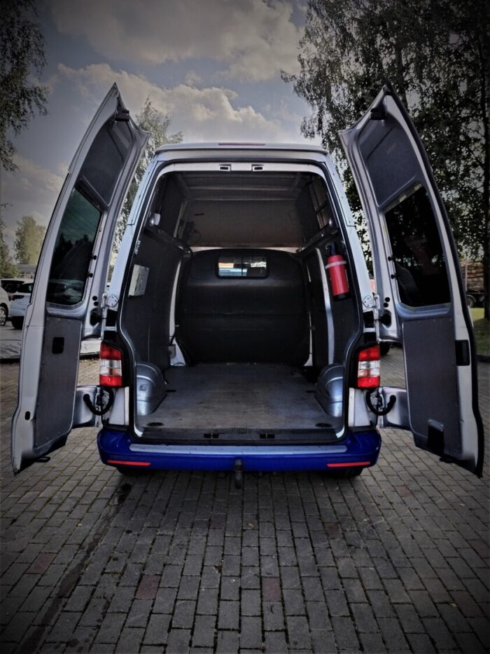 VW T5  2.0 TDI Long - Image 8
