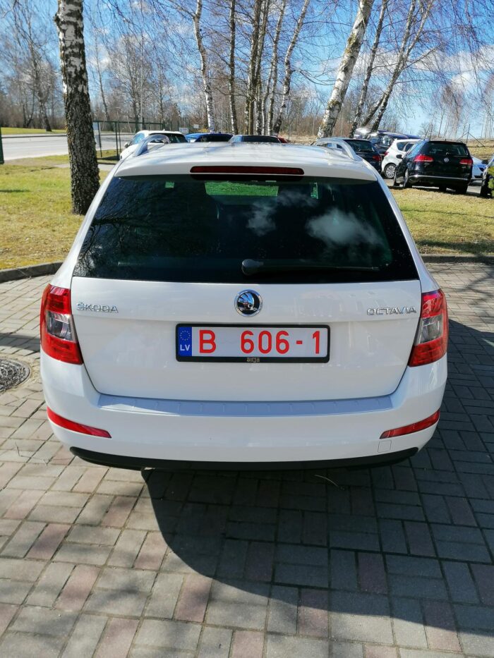 Skoda Octavia Combi 2,0 TDI Green tec "Ambition" - Image 5