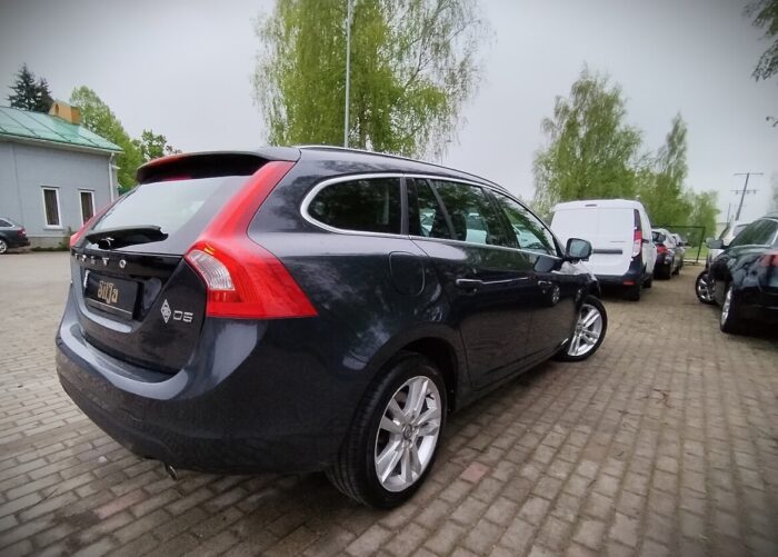 Volvo V60 2,4 D5 Geartronic "Summum" - Image 9