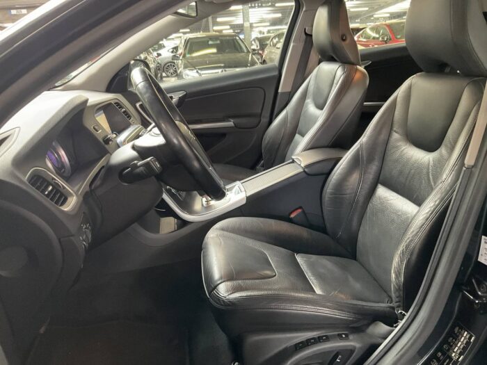Volvo V60 2,4 D5 Geartronic "Summum" - Image 36