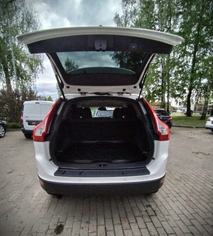 Volvo XC60 AWD 2,4 Diesel Geartronic ,,Momentum " - Image 9