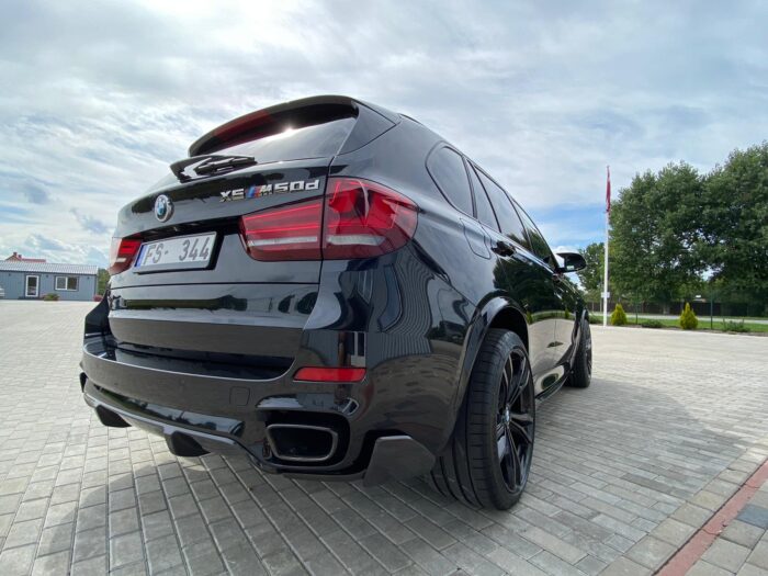 BMW X5 M50D - Image 8