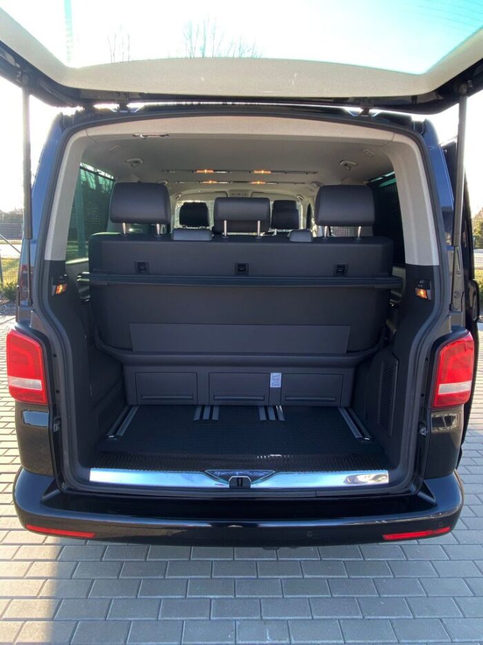 VW T5 Multivan 2,0 TDI 4Motion Automatik "Highline" - Image 9