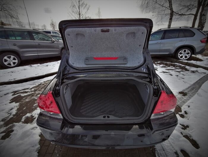 Volvo S60 2,4 D5 "Momentum" - Image 12