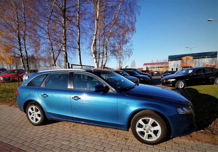 Audi A4 Avant 2,0 TDI Multitronic "Attraction" - Image 47