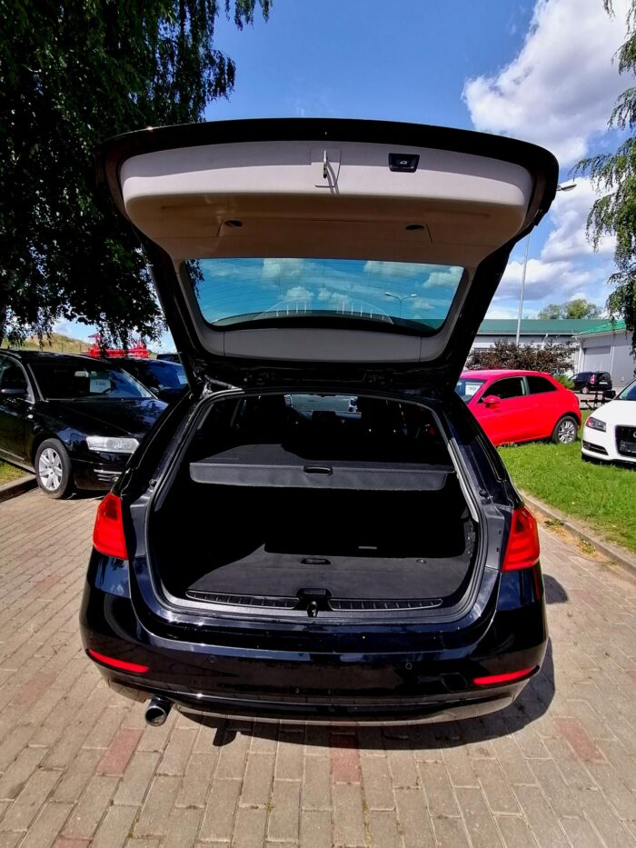 BMW 320d Touring Steptronic - Image 27
