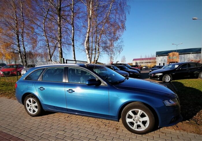 Audi A4 Avant 2,0 TDI Multitronic "Attraction" - Image 12