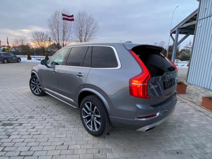 Volvo XC90 D5 AWD Geartronic "Inscription" - Image 11