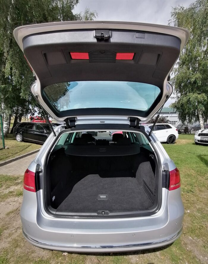 VW Passat Variant 2,0 TDI "Comfortline" - Image 30