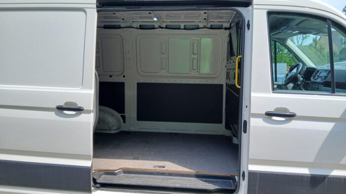 VW Crafter 30 2,0 TDI - Image 18