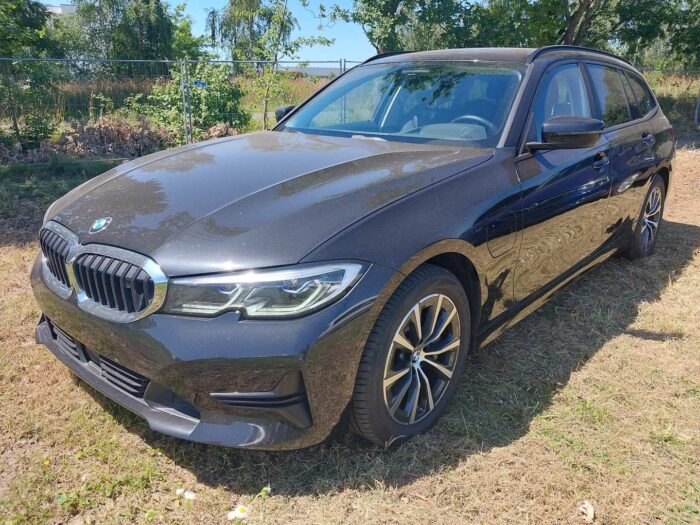 BMW 330e Touring Steptronic "Advantage" - Image 27