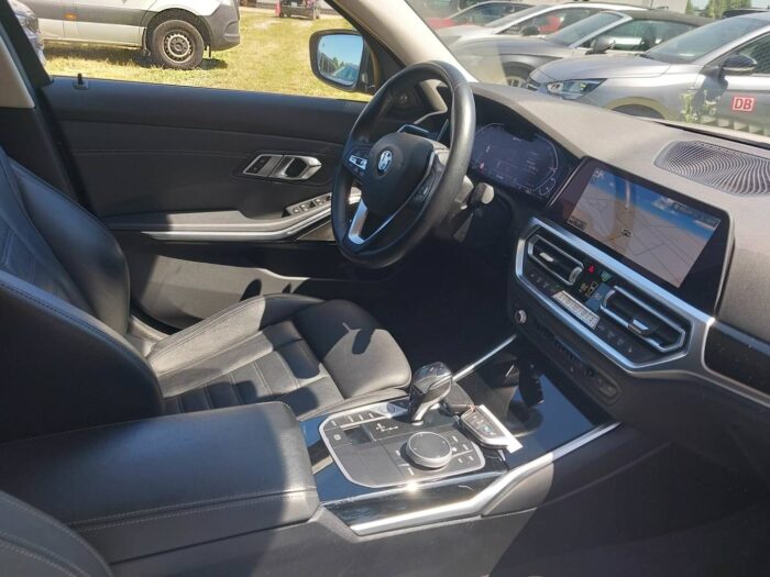 BMW 330e Touring Steptronic "Advantage" - Image 25