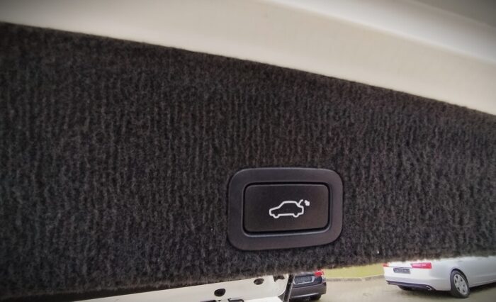 Volvo XC60 AWD 2,4 Diesel Geartronic ,,Momentum " - Image 10