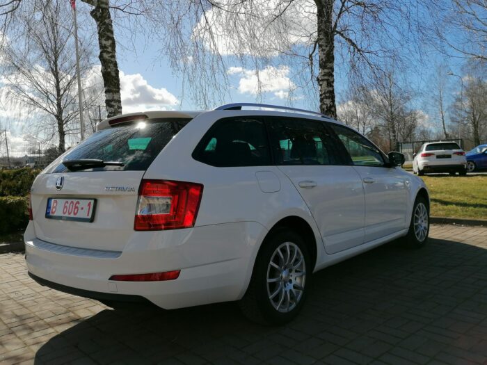 Skoda Octavia Combi 2,0 TDI Green tec "Ambition" - Image 6