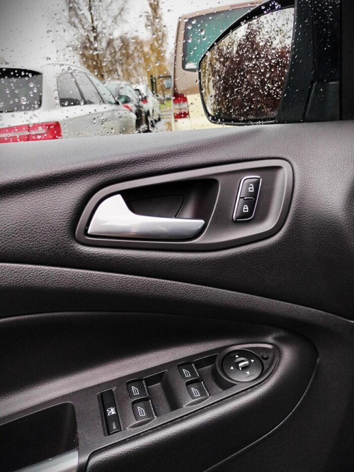 Ford Kuga 2,0 TDCI PowerShift "Titanium" - Image 10