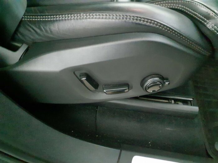 Volvo XC90 D5 AWD Geartronic "Inscription" - Image 42