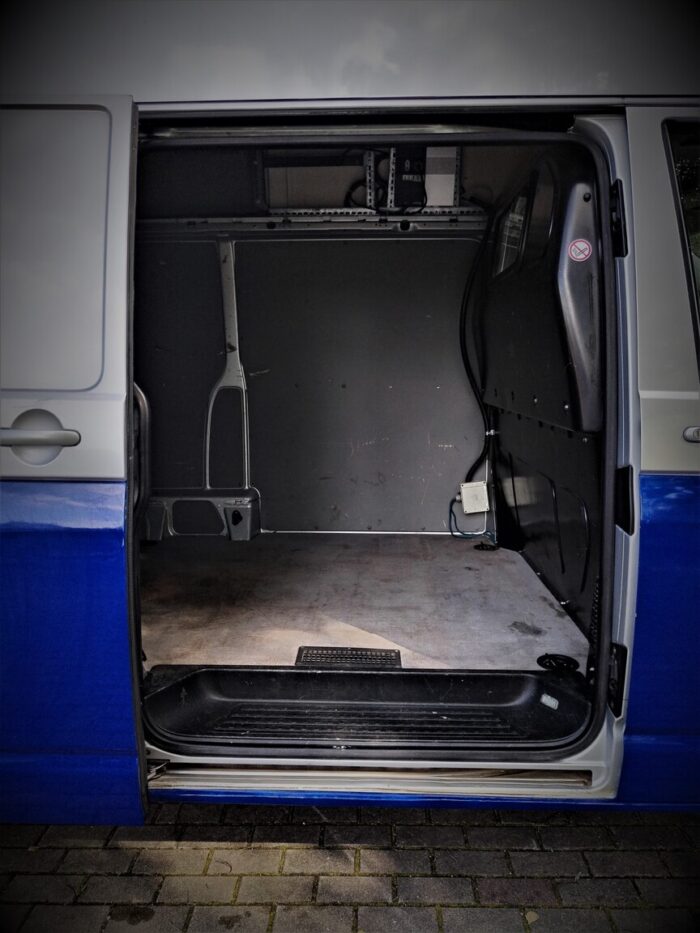 VW T5  2.0 TDI Long - Image 10