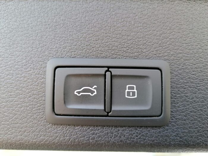 Audi A4 Avant sport 3,0 TDI S-tronic - Image 17