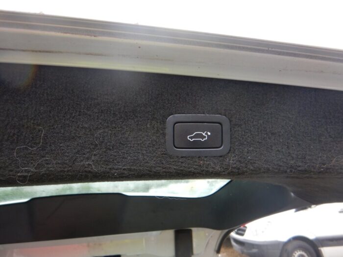 Volvo V70 2.4 Momentum - Image 33