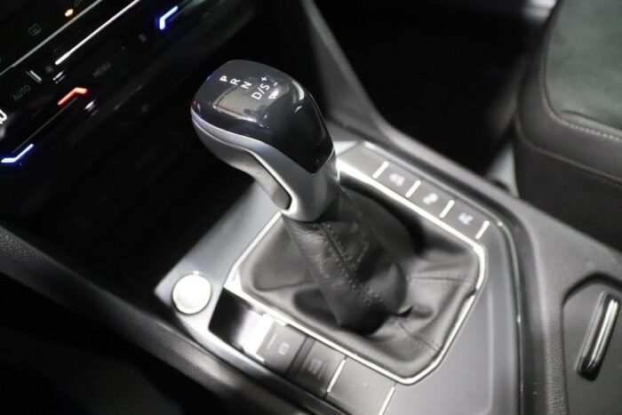 Volkswagen Tiguan 2.0 TDI Elegance - Image 40