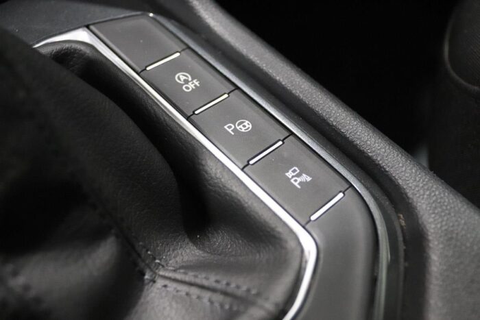 Volkswagen Tiguan 2.0 TDI Elegance - Image 39