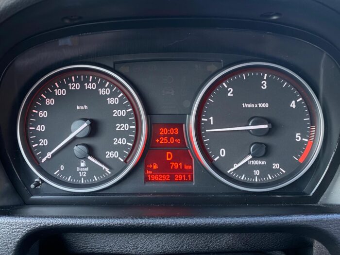 BMW X1 xDrive 23d Steptronic "X Line" - Image 31