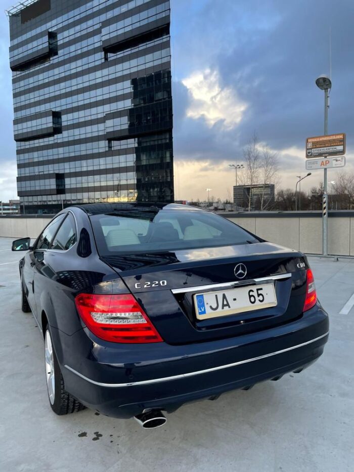 Mercedes Benz C-coupe 220D - Image 6