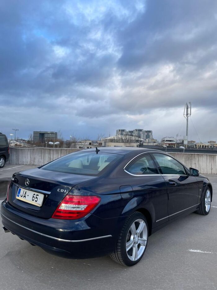 Mercedes Benz C-coupe 220D - Image 5
