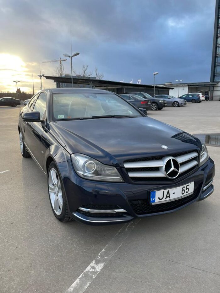 Mercedes Benz C-coupe 220D - Image 15