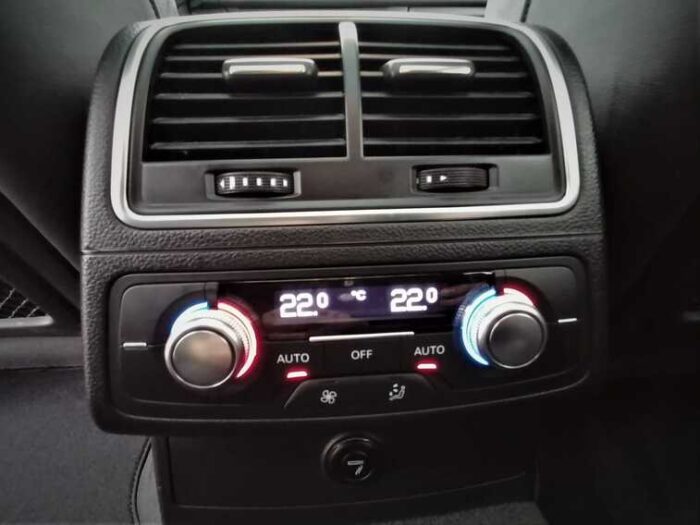 Audi A6 Avant 3,0 V6 TDI - Image 10