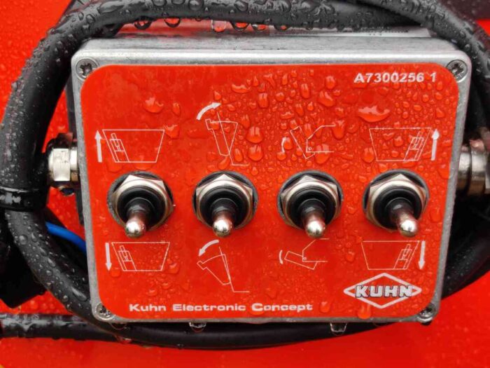 Lopbarības maisītājs- izdalītājs KUHN Euromix I 1070 - Image 2