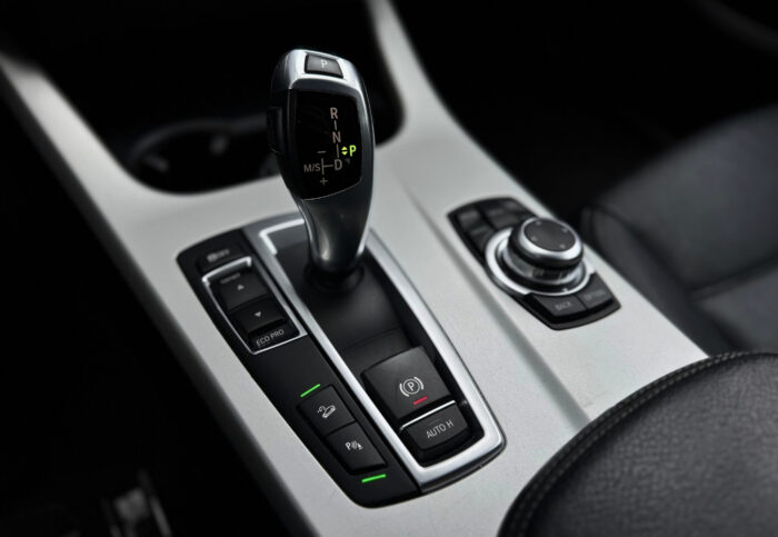 12 BMW X3 2.0D 135kw/181zs 4x4 - Image 12