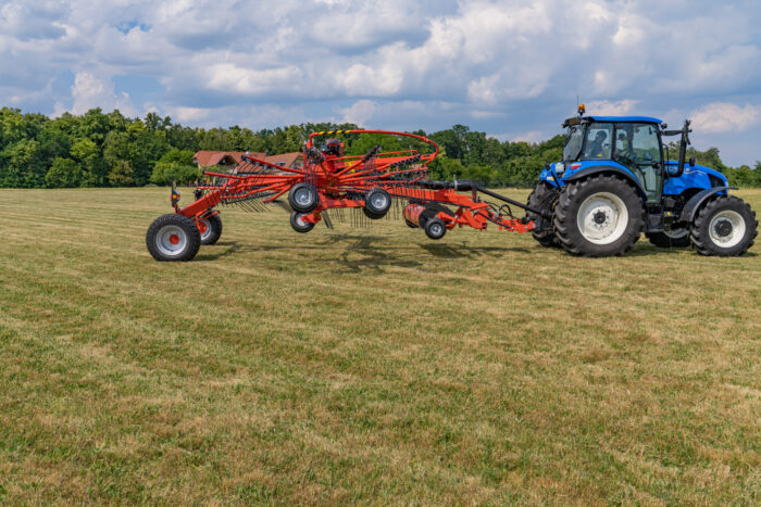 KUHN Vālotājs  ar pacēlāju pa vidu GA 8131 CL - Image 3