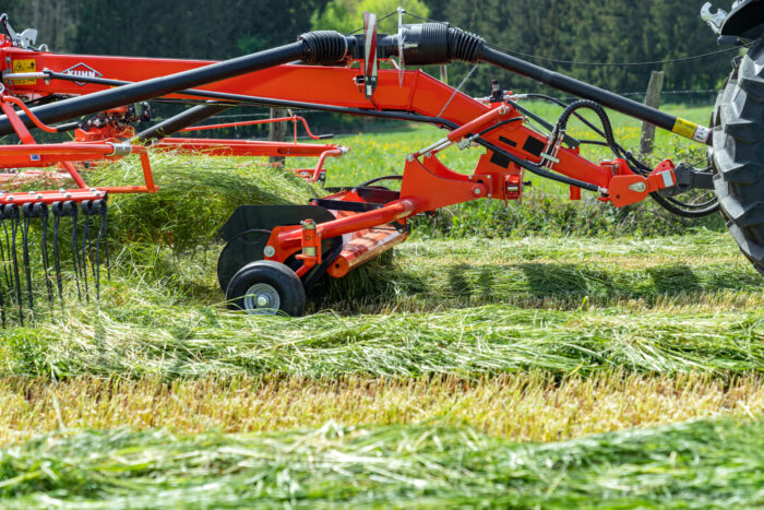 KUHN Vālotājs  ar pacēlāju pa vidu GA 8131 CL - Image 12