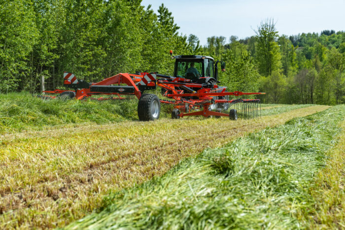 KUHN Vālotājs  ar pacēlāju pa vidu GA 8131 CL - Image 9