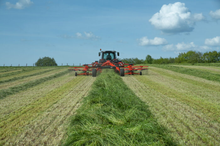 KUHN Vālotājs  ar pacēlāju pa vidu GA 8131 CL - Image 15