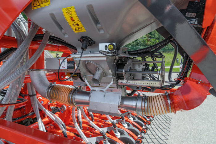 Minimālās augsnes apstrādes sējmašīnas ar minerālmēslu iestrādi KUHN ESPRO RC - Image 4