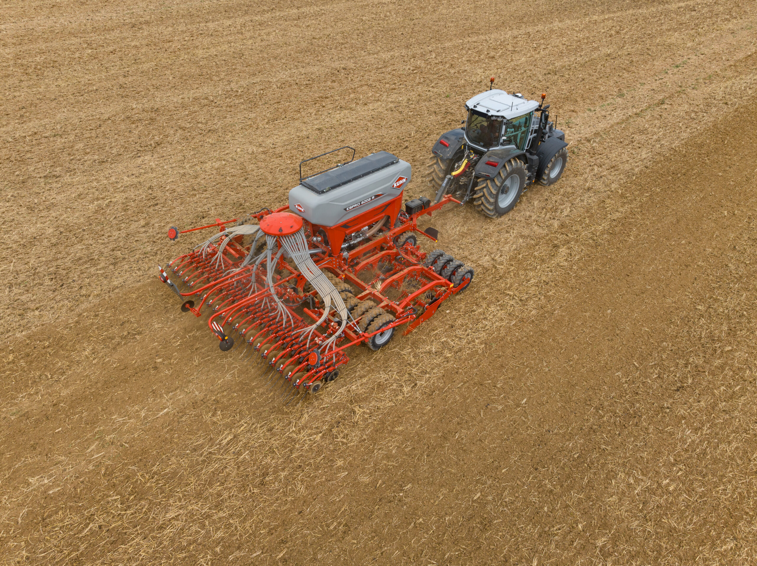 ESPRO-6002-R_WORK_AERIAL_MASSEY-FERGUSON-2-scaled