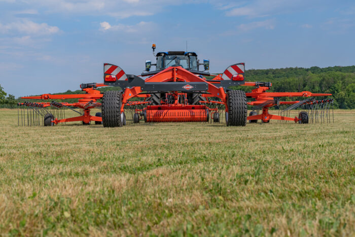 KUHN Vālotājs  ar pacēlāju pa vidu GA 8131 CL - Image 4