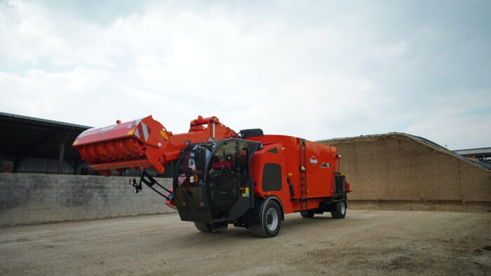 Lopbarības maisītāji – izdalītāji pašgājēji KUHN SPW POWER - Image 9