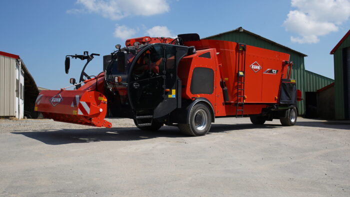 Lopbarības maisītāji – izdalītāji pašgājēji KUHN SPW POWER - Image 4