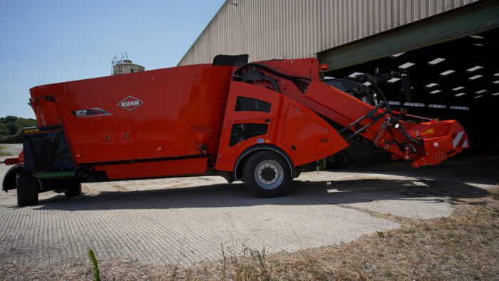 Lopbarības maisītāji – izdalītāji pašgājēji KUHN SPW POWER - Image 14
